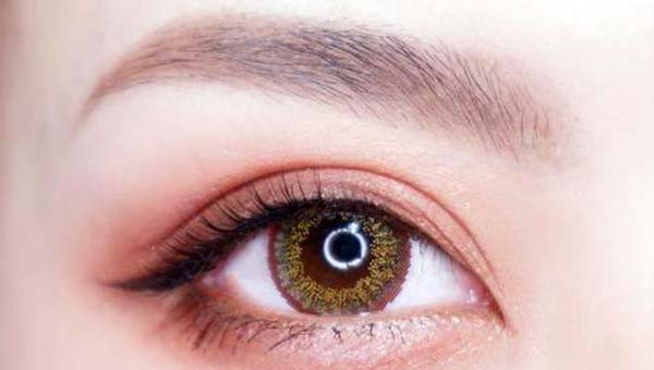 Bedroom Eye Shape - How To Apply Eye Makeup So It Flatters Your Eye Shape